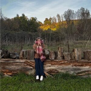 Meet your Posher, Ella